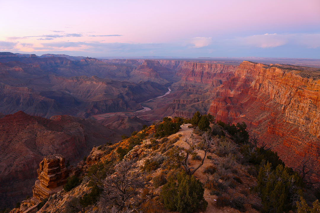 Incredible pink and blue sunset over the grand canyon
