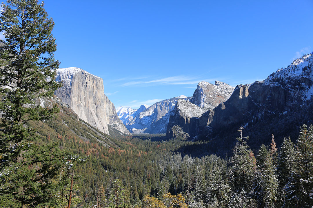 Perfect view of El Capital looking proud over Yosemite National Park on a perfect blue sky winter day