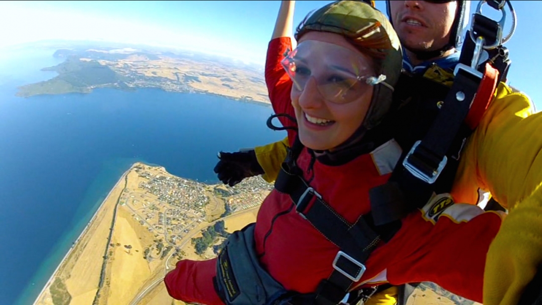 Skydiving in Lake Taupo New Zealand - Taupo Tandem Skydiving