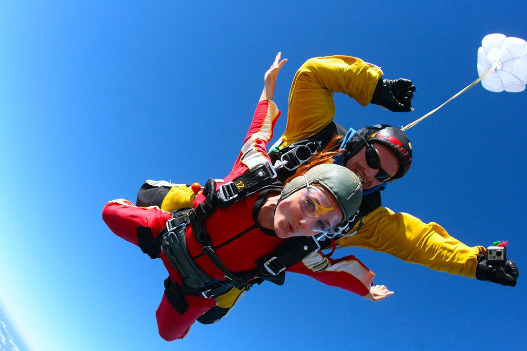 Skydiving in Lake Taupo New Zealand - Taupo Tandem Skydiving