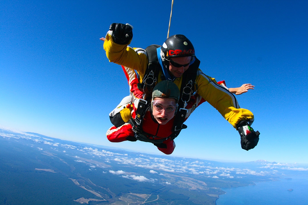 Skydiving in Lake Taupo New Zealand - Taupo Tandem Skydiving