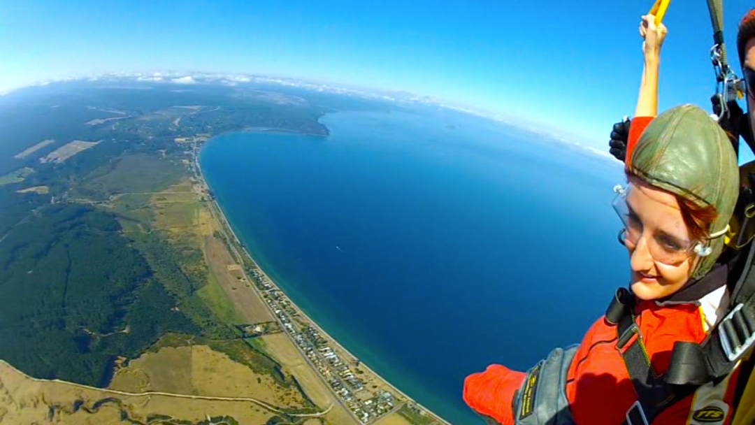 Skydiving in Lake Taupo New Zealand - Taupo Tandem Skydiving