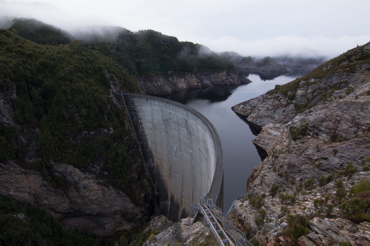Gordon Dam, Strathgordon Tasmania - Aardvark Adventures Abseil